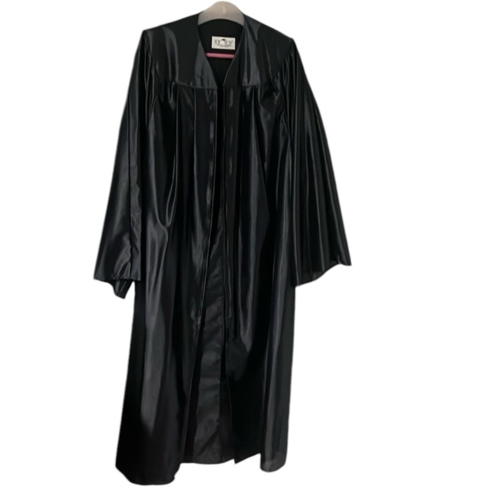 Graduation Gown Black Size 5’9” to 5’11” Unisex